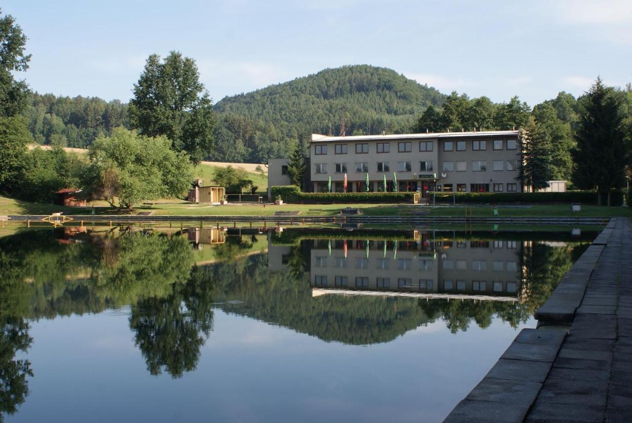 Vlci Dul Bludov Hotel Bludov  Екстериор снимка